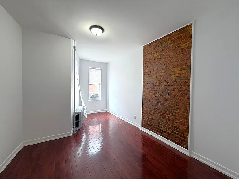 1722 Woodbine St #1L — Photo 10