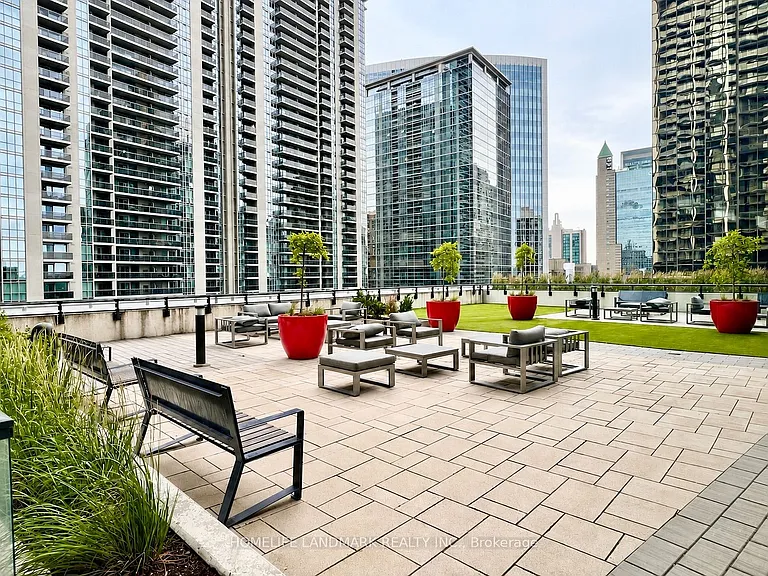 4955 Yonge St #1009 — Photo 9