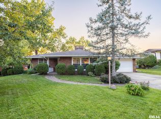 4923 N Woodview Ave, Peoria, IL 61614