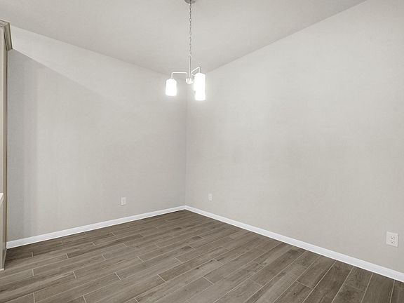 5th image of 5606 Hyde Park Dr