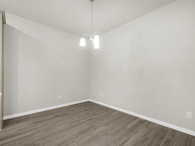 5606 Hyde Park Dr — Photo 5