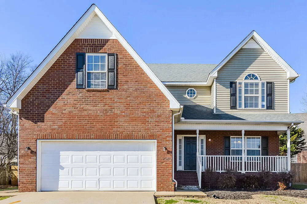 4 bed, 2.5 bath, 2160 sqft, $2,760 — Photo 1