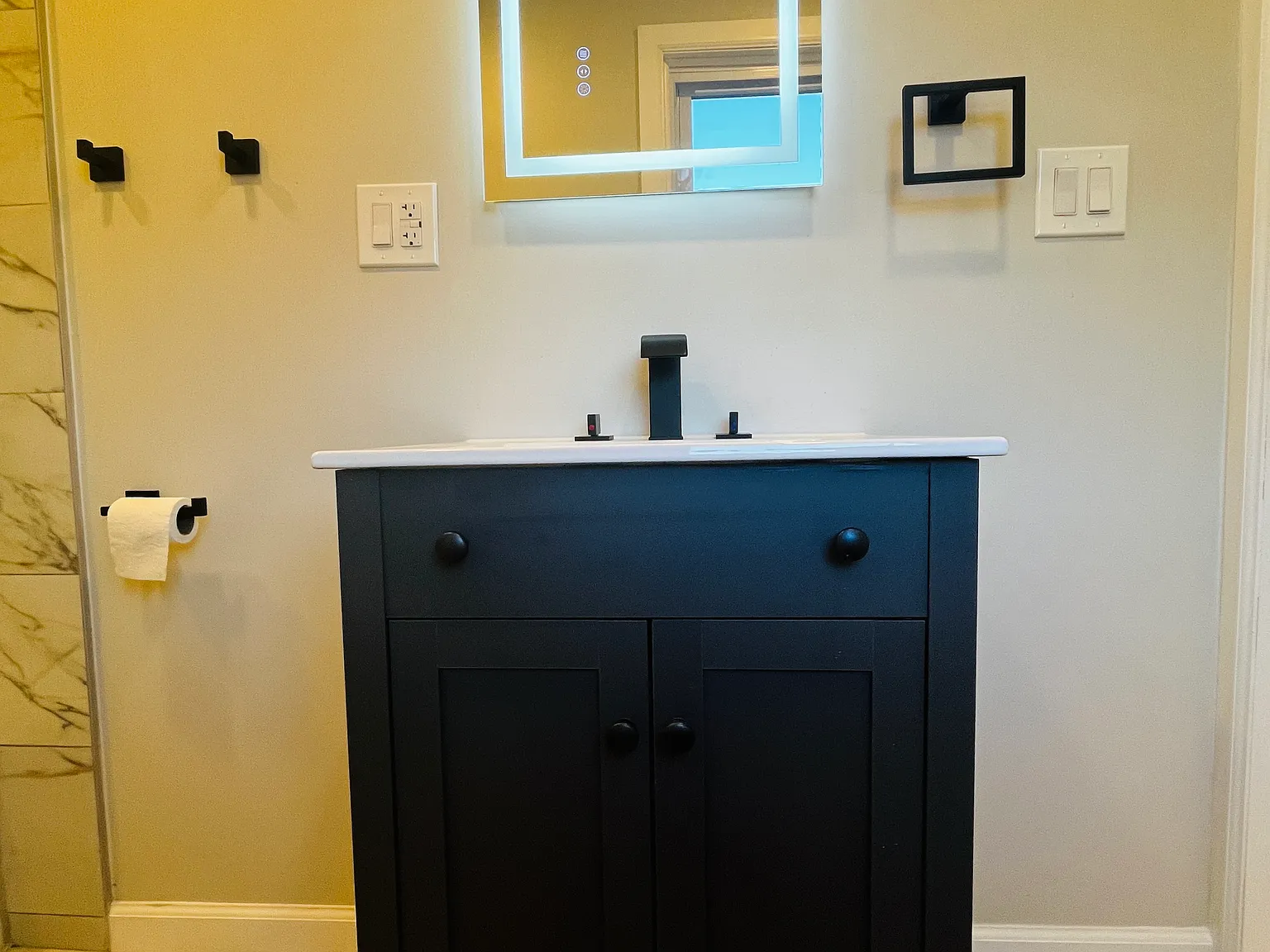2 bed, 900 sqft, $1,250 — Photo 3