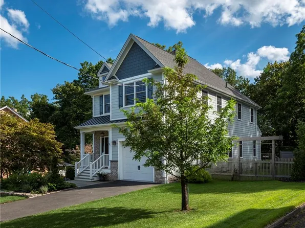 121 Castle Heights Avenue, Nyack, NY 10960