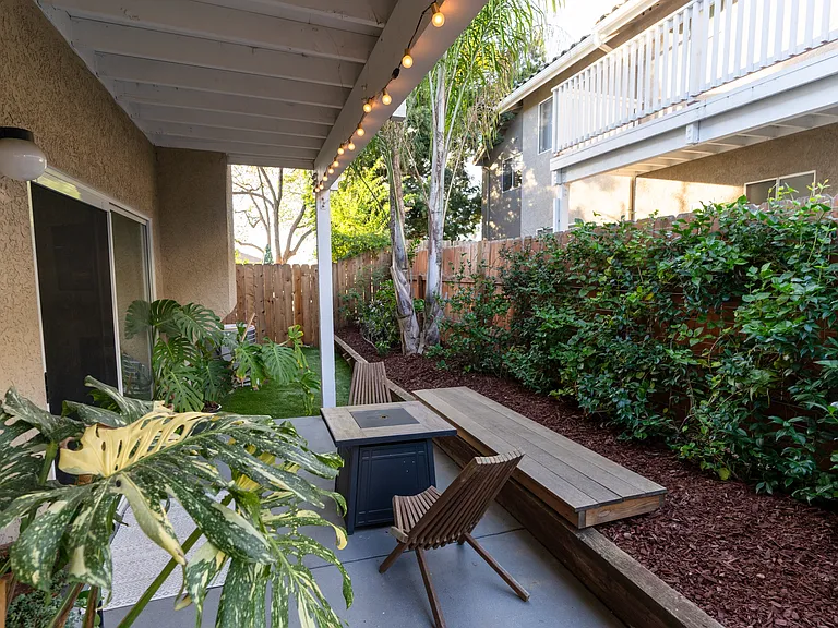1304 Palomar Pl #1 — Photo 24