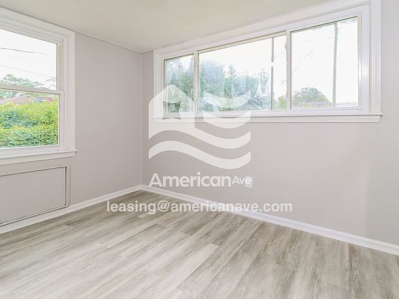 1571455_005_dining_room_13989107.jpg