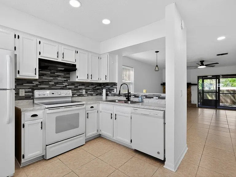 2066 Utah Ave #2 — Photo 4