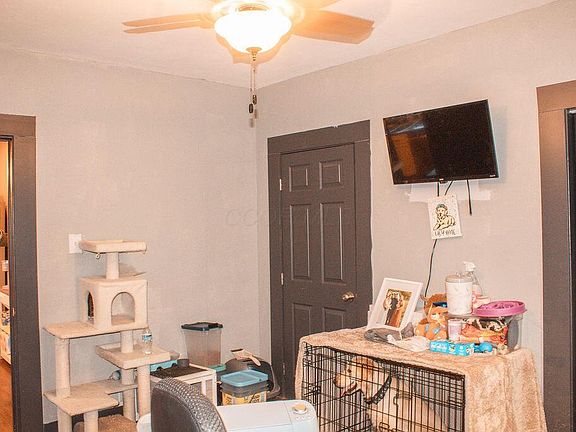 3rd image of 523 E Paint St