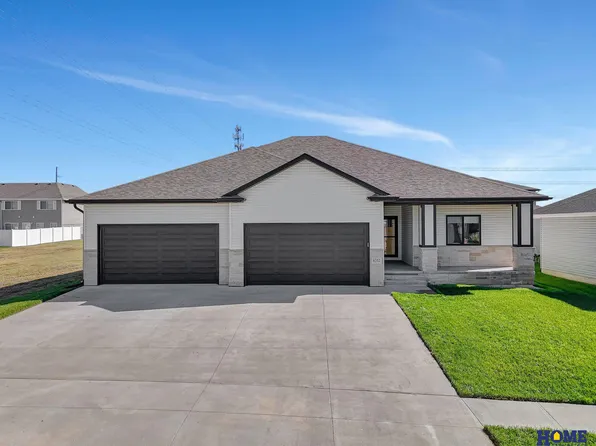 6352 SW 8th St, Lincoln, NE 68523