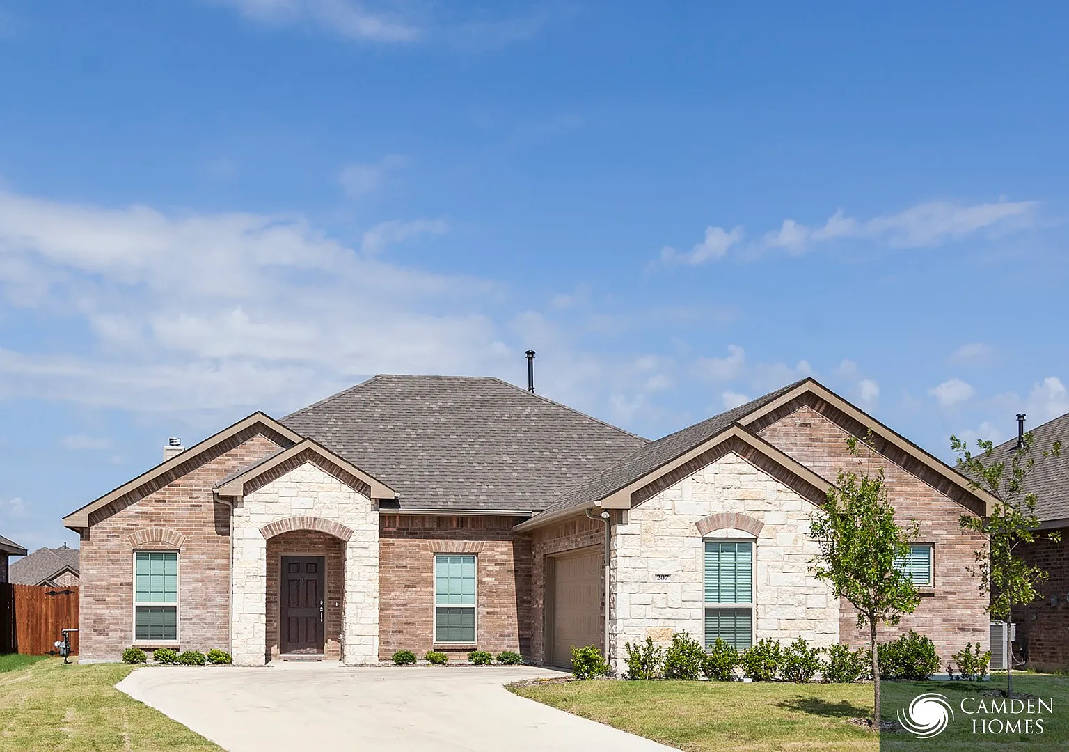 1447 Lakebrook Dr — Photo 3