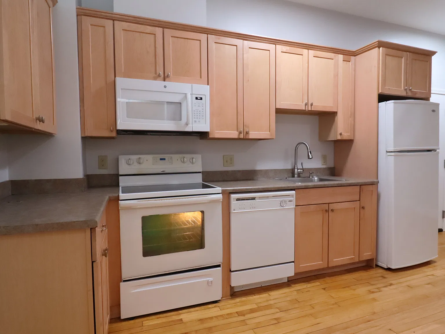 19 - 25 High Street - 206 — Photo 3