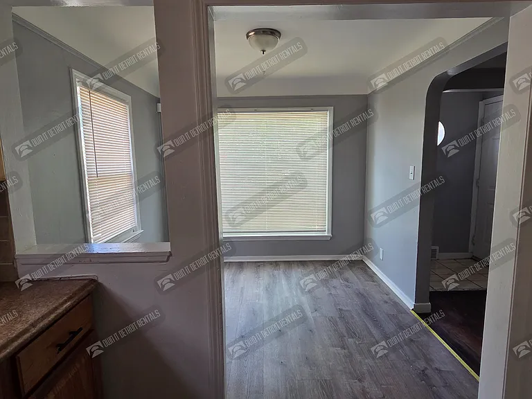 19335 Plainview Ave — Photo 16