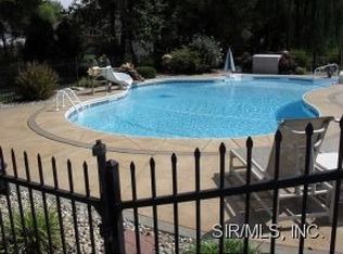 218 Sturbridge Blvd, Glen Carbon, IL