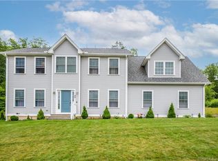 99 High Ledge Cir, Manchester, CT 06040