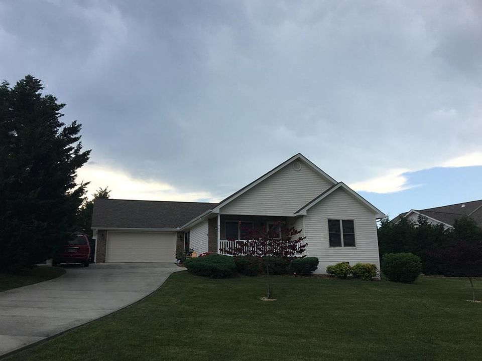 1st image of 544 Woodgate Dr