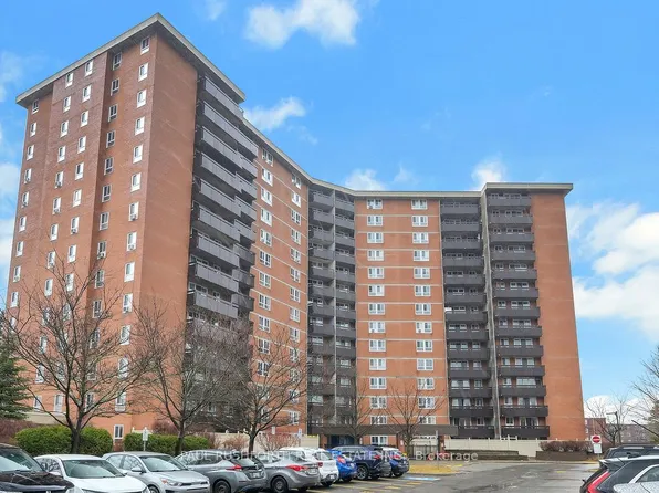 2000 Jasmine Cres #1517, Ottawa, ON K1J 8K4
