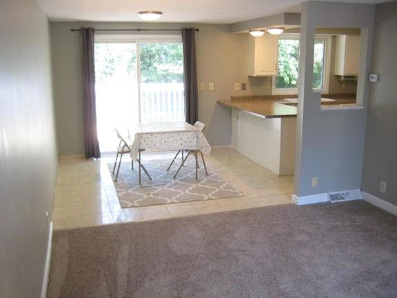 5th image of 252 Highwood Dr