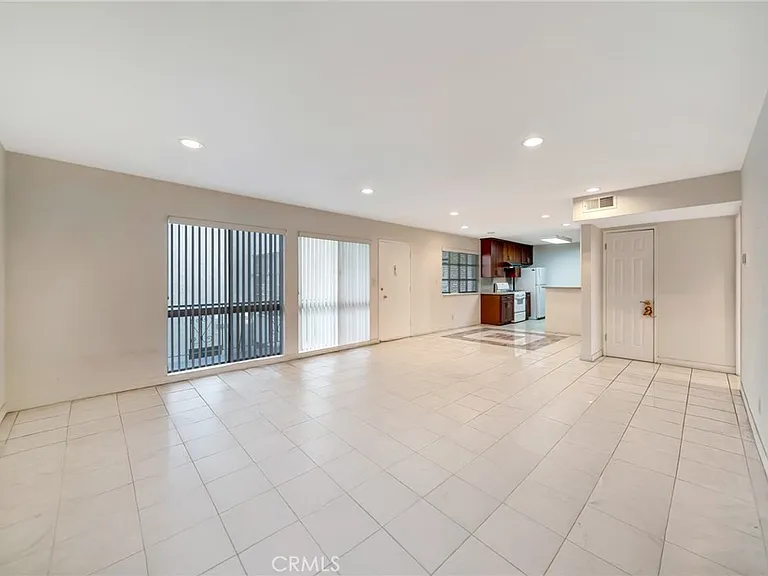 5315 Zelzah Ave #6 — Photo 4