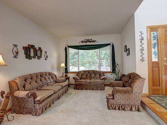 4th image of 450 Orchard Dr