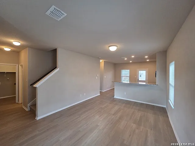 4 bed, 2.5 bath, 1748 sqft, $1,725 — Photo 2