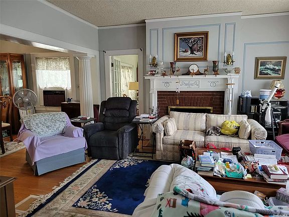4th image of 4649 Douglaston Pkwy