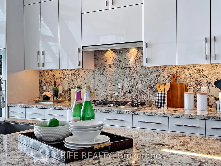 39 Queens Quay E #1208 — Photo 13