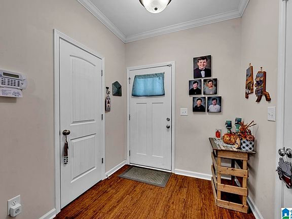 3rd image of 4853 Cove Ln