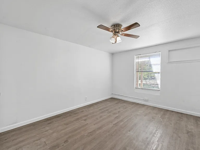 120 E Monterey St #116 — Photo 8