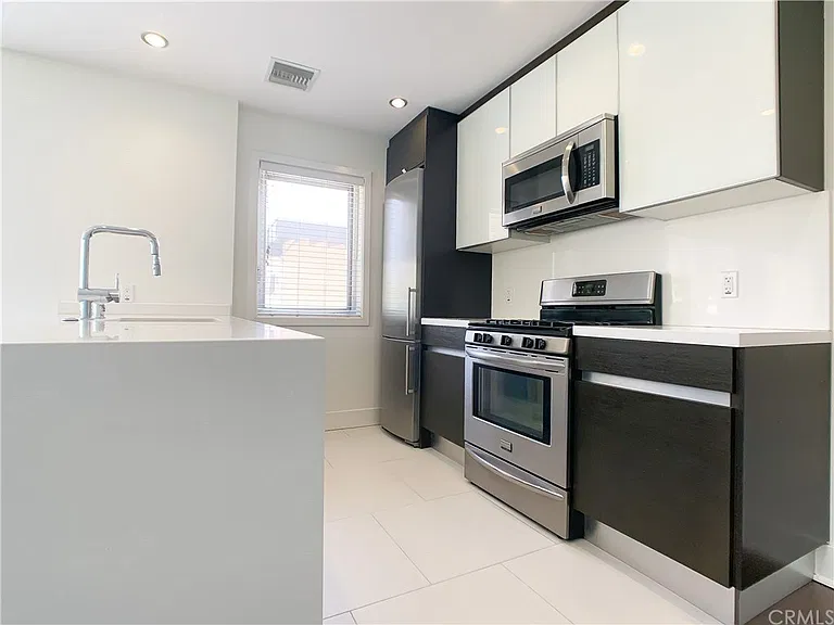 7857 W Manchester Ave #204 — Photo 2