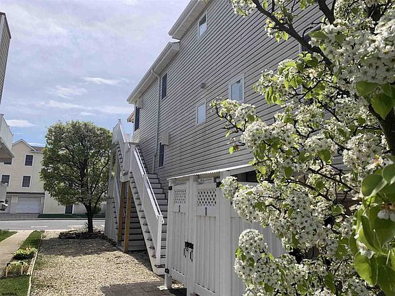 3rd image of 3146 Haven Ave #2