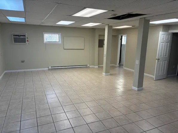 241 Charles St #1R, Fredericksburg, VA 22401