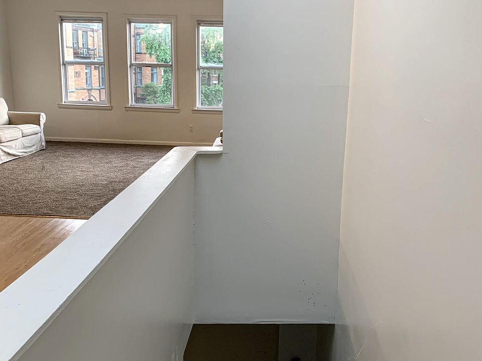 Entrance/Living area