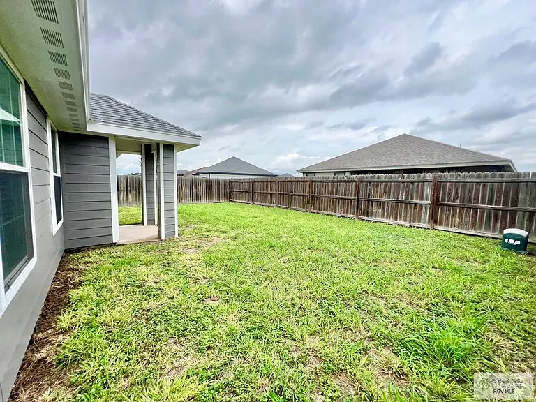 23329 Grapefruit Ave — Photo 31