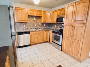 607 Coach Light Ln, Hazelwood, MO 63042