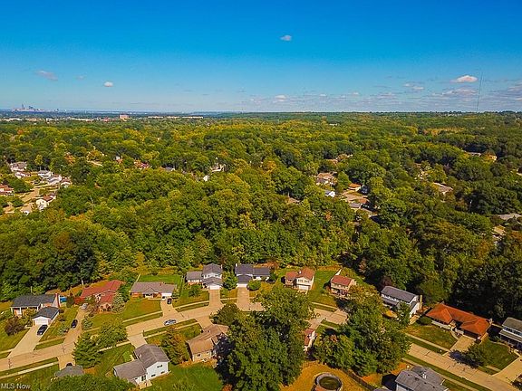 5th image of 7747 Arbor Dr