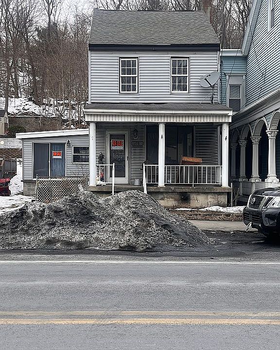 1st image of 3085 Main St