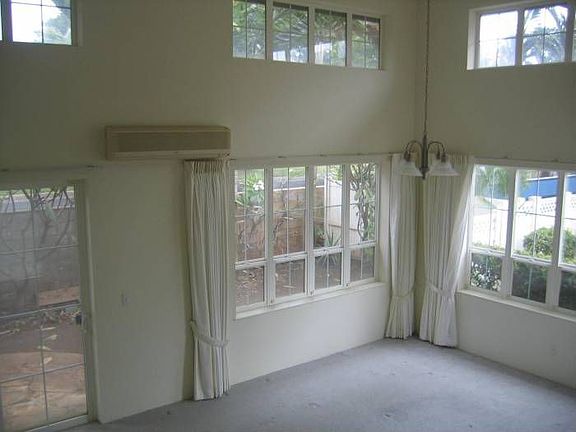 living room w/hi ceiling