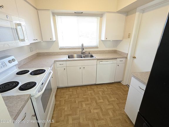 5th image of 6568 Treehaven Dr