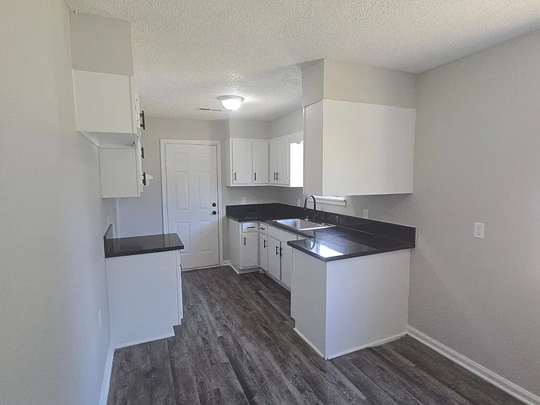 408 Simonton St — Photo 2