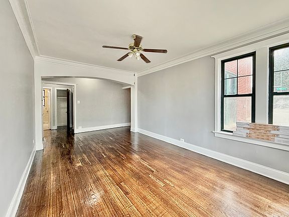 3rd image of 2059 W Touhy Ave APT 1