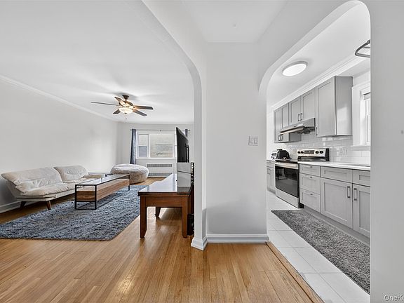 4th image of 147-50 Barclay Avenue