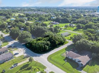 3270 46th St, Vero Beach, FL 32967