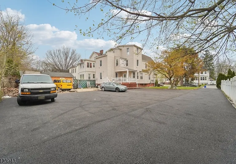 50 Riggs Pl #2 — Photo 29