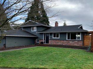 10511 NE 196th St, Bothell, WA 98011