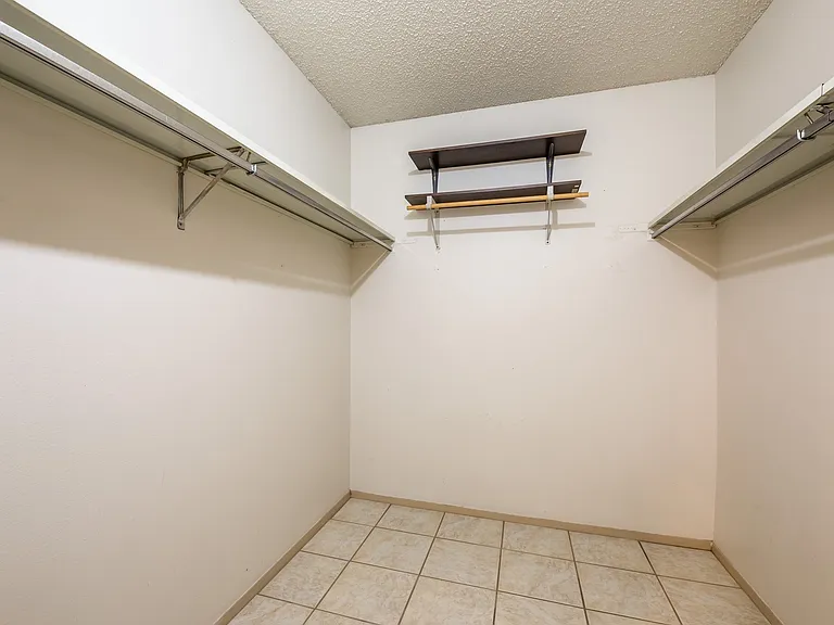 1006 Silbury Dr — Photo 9