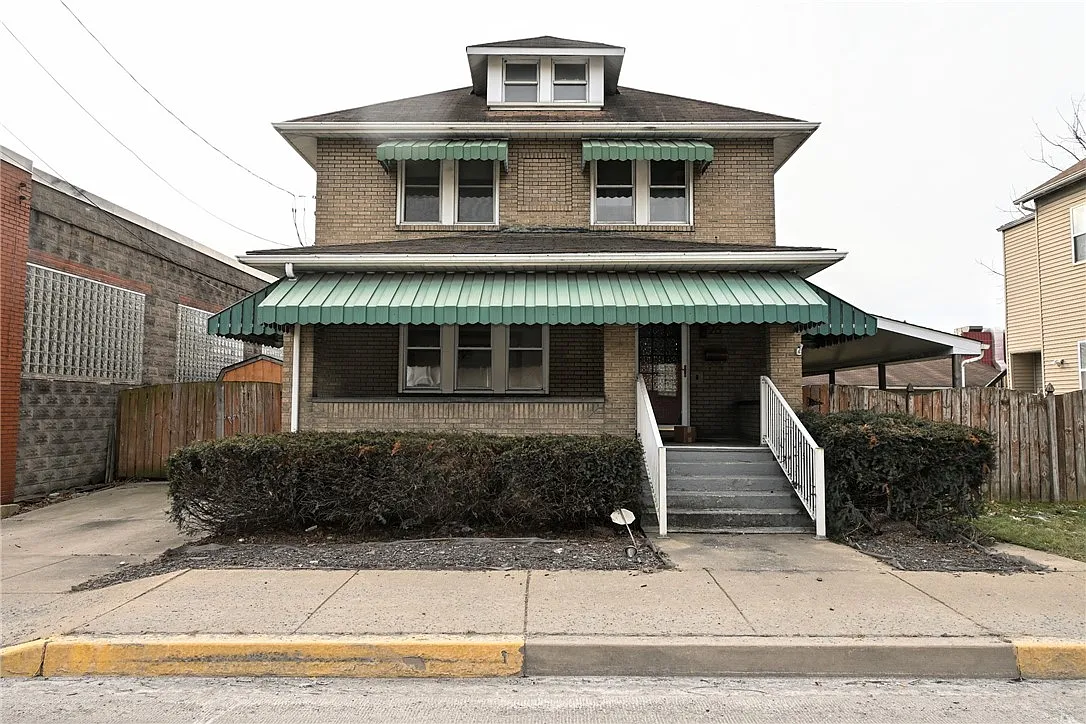 26 S Main St photo 1