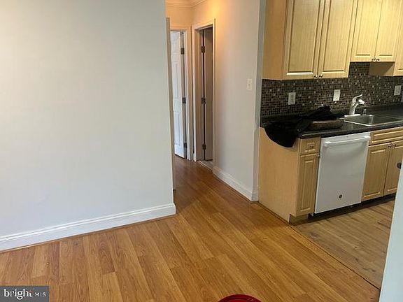 4th image of 5601 Parker House Ter APT 212