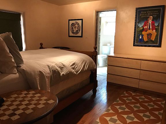 5th image of 153 Duran St