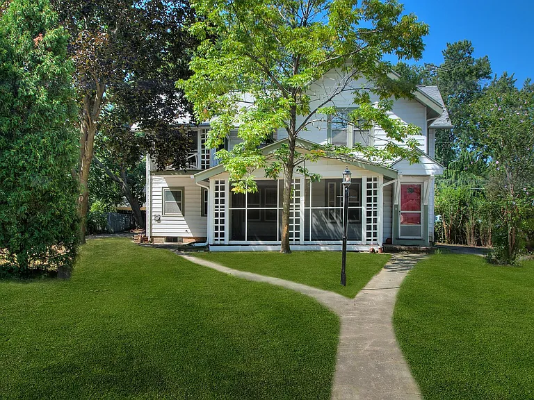 1638 Mars Ave #UP — Photo 14