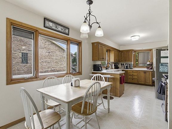 4th image of 8037 Slater AVENUE